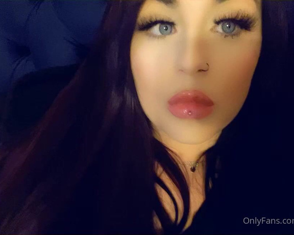 GODDESS TAYLOR aka Taylorhearts_xx OnlyFans - Face facts