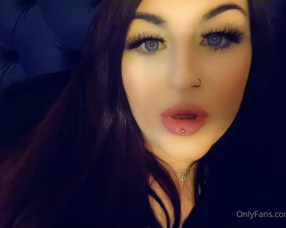 GODDESS TAYLOR aka Taylorhearts_xx OnlyFans - Face facts