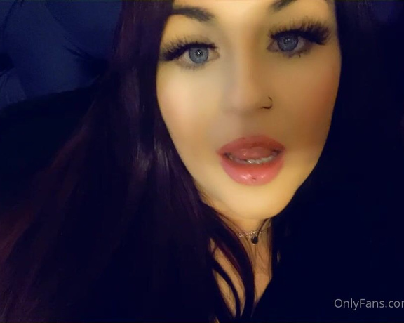 GODDESS TAYLOR aka Taylorhearts_xx OnlyFans - Face facts