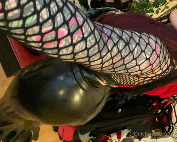 GODDESS TAYLOR aka Taylorhearts_xx OnlyFans - Latex love