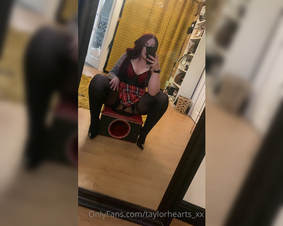 GODDESS TAYLOR aka Taylorhearts_xx OnlyFans - School loser role play ( 3 mins )