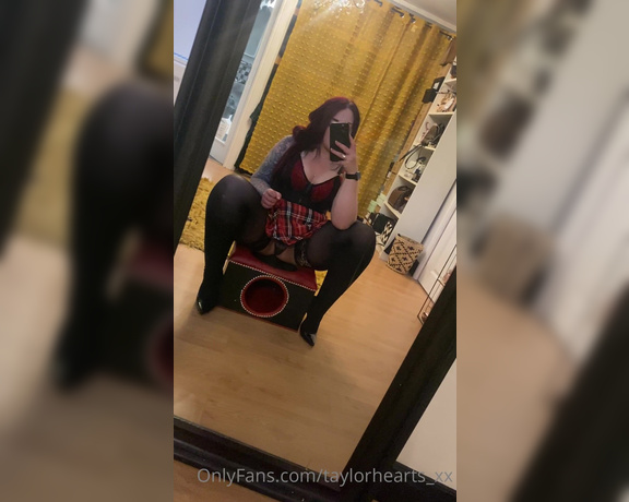 GODDESS TAYLOR aka Taylorhearts_xx OnlyFans - School loser role play ( 3 mins )