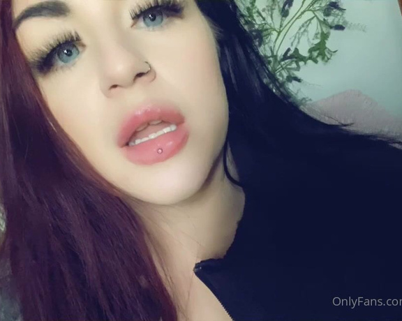 GODDESS TAYLOR aka Taylorhearts_xx OnlyFans - Crumble  make your cock hard