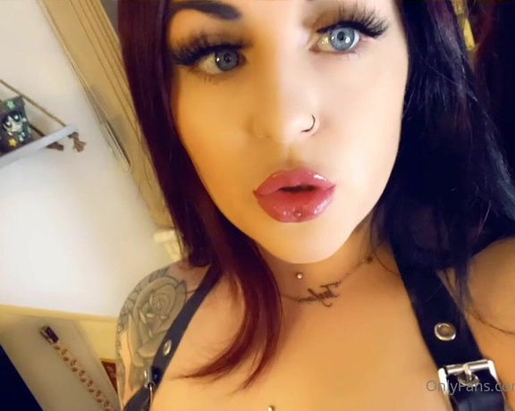 GODDESS TAYLOR aka Taylorhearts_xx OnlyFans - December 2nd task  enjoy