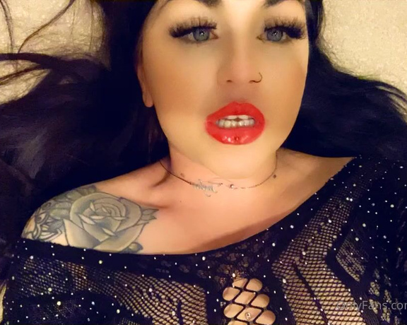 GODDESS TAYLOR aka Taylorhearts_xx OnlyFans - I’d destroy you