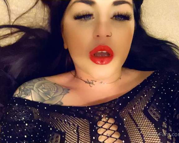 GODDESS TAYLOR aka Taylorhearts_xx OnlyFans - I’d destroy you