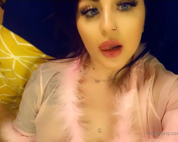 GODDESS TAYLOR aka Taylorhearts_xx OnlyFans - Teasing the fuckinf life out of you