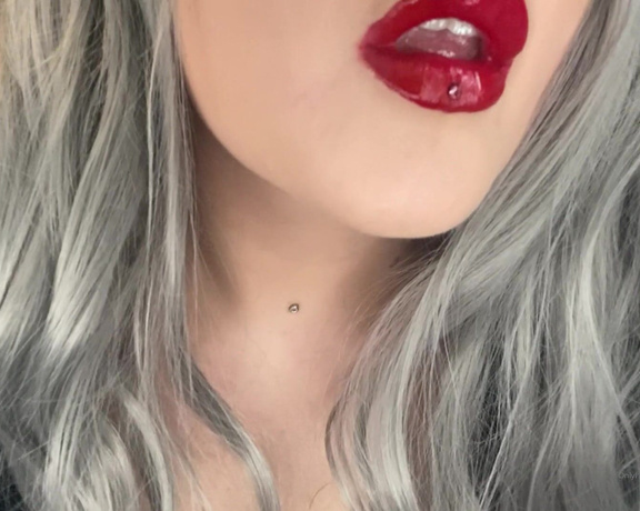 GODDESS TAYLOR aka Taylorhearts_xx OnlyFans - JOI to my red big poisonous lips (5 min)