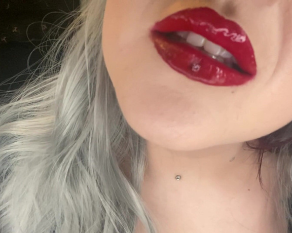 GODDESS TAYLOR aka Taylorhearts_xx OnlyFans - JOI to my red big poisonous lips (5 min)