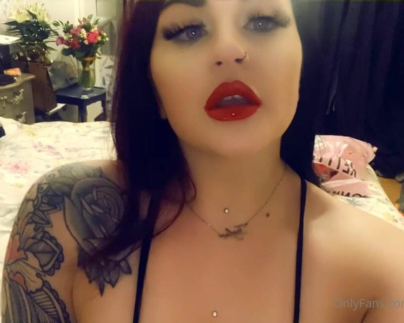 GODDESS TAYLOR aka Taylorhearts_xx OnlyFans - Fun fact, I got fucked to this song at the weekend