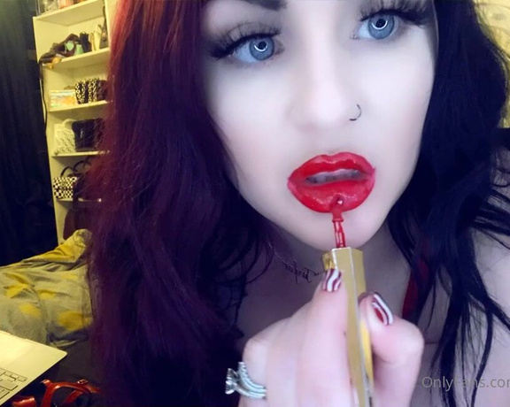 GODDESS TAYLOR aka Taylorhearts_xx OnlyFans - Weak for mh big red lips