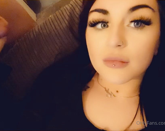 GODDESS TAYLOR aka Taylorhearts_xx OnlyFans - Listen to my words whilst I jerk his cock!