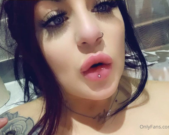 GODDESS TAYLOR aka Taylorhearts_xx OnlyFans - You’re fucking pathetic