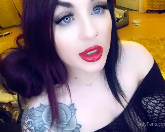 GODDESS TAYLOR aka Taylorhearts_xx OnlyFans - Lurker I see you