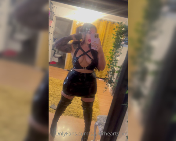 GODDESS TAYLOR aka Taylorhearts_xx OnlyFans - Latex tease