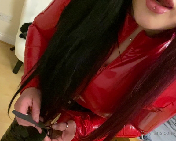 GODDESS TAYLOR aka Taylorhearts_xx OnlyFans - Are you going to be a good doggy for your owner