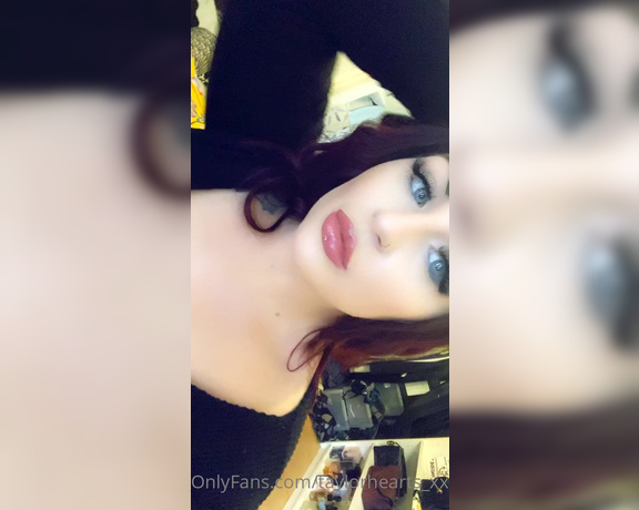 GODDESS TAYLOR aka Taylorhearts_xx OnlyFans - I drive you up the wall, and you should be sending tips to thank