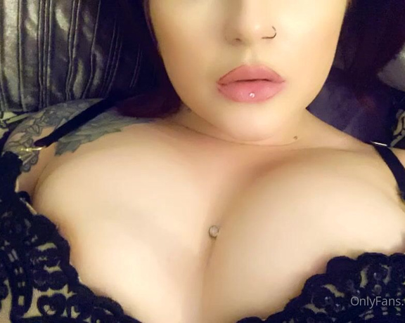 GODDESS TAYLOR aka Taylorhearts_xx OnlyFans - Do you want this down your throat
