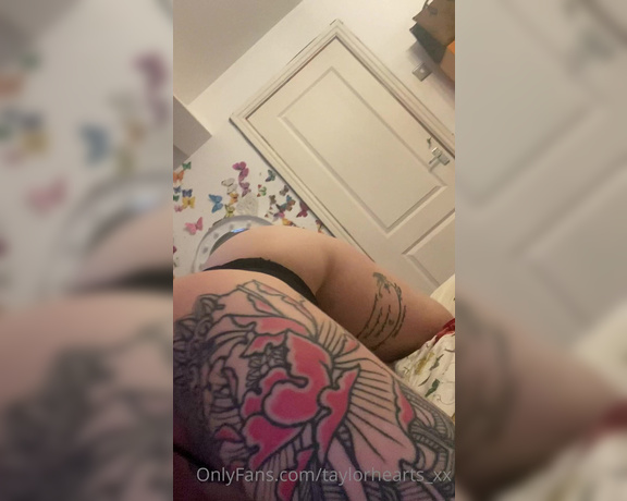 GODDESS TAYLOR aka Taylorhearts_xx OnlyFans - Watch me bounce my ass,