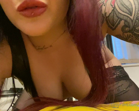 GODDESS TAYLOR aka Taylorhearts_xx OnlyFans - 73 mins of sex talk from my weekend