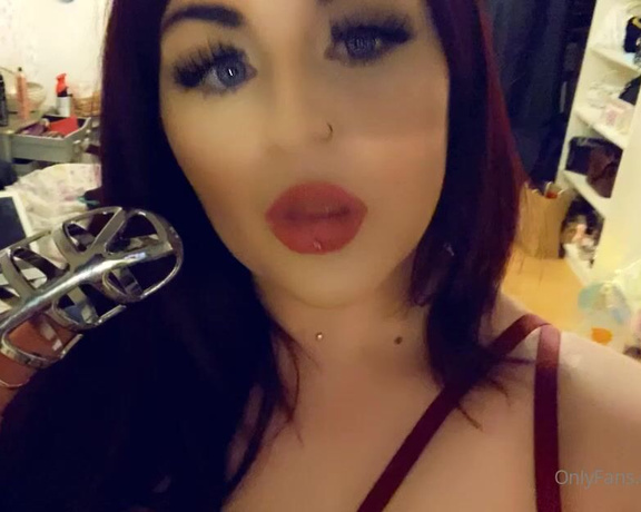 GODDESS TAYLOR aka Taylorhearts_xx OnlyFans - Imagine chastity for