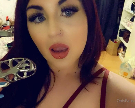 GODDESS TAYLOR aka Taylorhearts_xx OnlyFans - Imagine chastity for