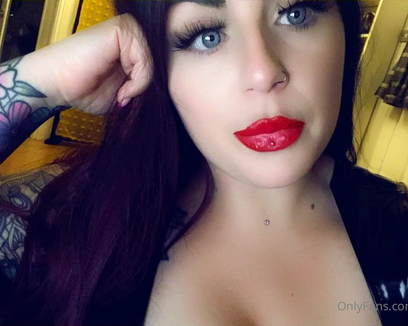 GODDESS TAYLOR aka Taylorhearts_xx OnlyFans - Friday task’