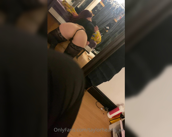 GODDESS TAYLOR aka Taylorhearts_xx OnlyFans - Sniff & worship my divine ass