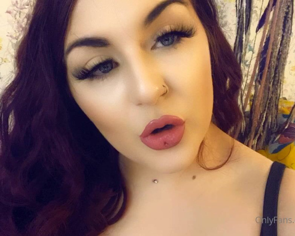 GODDESS TAYLOR aka Taylorhearts_xx OnlyFans - I control your accounts, just like I control your life