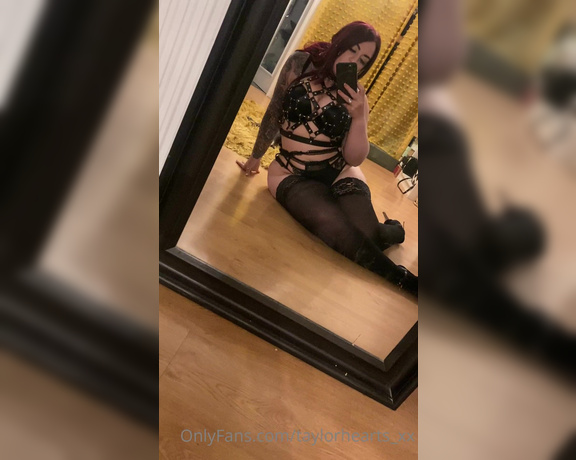 GODDESS TAYLOR aka Taylorhearts_xx OnlyFans - How long would it take for wifey to get rid