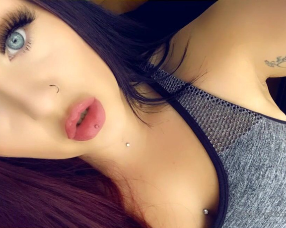 GODDESS TAYLOR aka Taylorhearts_xx OnlyFans - Listen & Comment below!