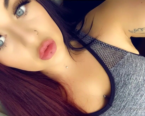 GODDESS TAYLOR aka Taylorhearts_xx OnlyFans - Listen & Comment below!