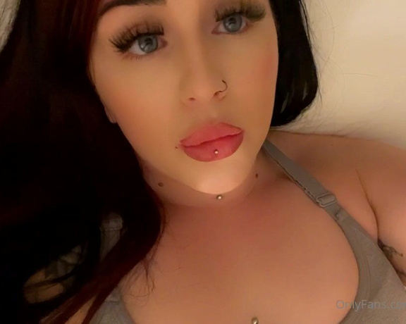 GODDESS TAYLOR aka Taylorhearts_xx OnlyFans - Whispering sweet nothings