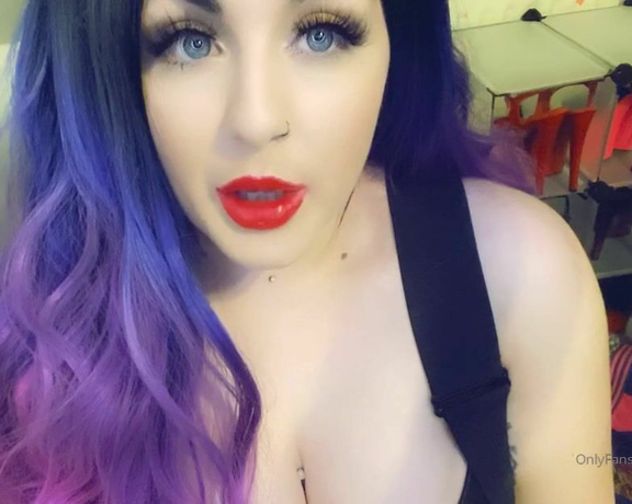 GODDESS TAYLOR aka Taylorhearts_xx OnlyFans - Break up with your girlfriend