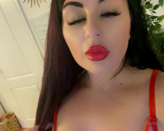 GODDESS TAYLOR aka Taylorhearts_xx OnlyFans - Do you think this is going to last long