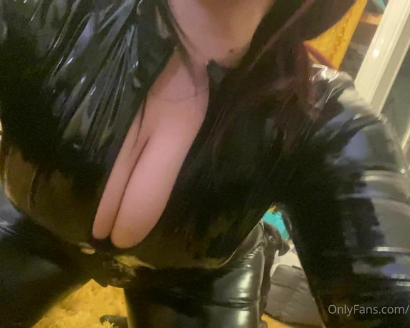 GODDESS TAYLOR aka Taylorhearts_xx OnlyFans - Weak for PVC