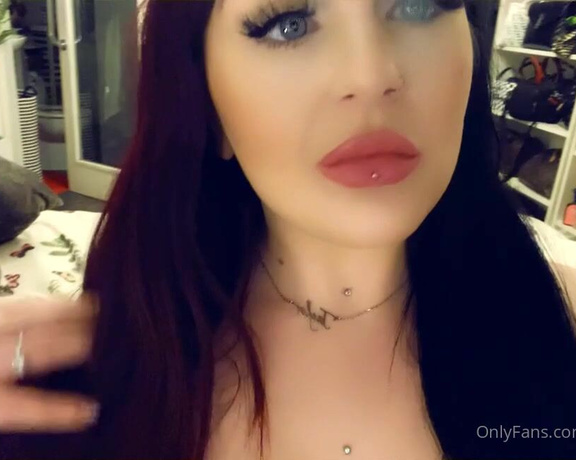 GODDESS TAYLOR aka Taylorhearts_xx OnlyFans - Watch me Spit & drool, and wish you were lapping it up 1