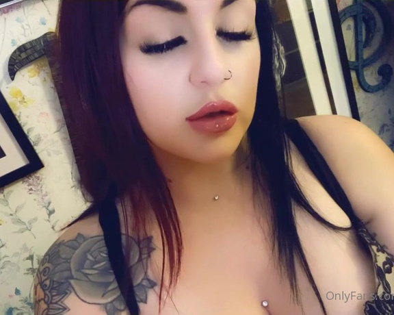 GODDESS TAYLOR aka Taylorhearts_xx OnlyFans - Look how easy it is for me to get rid of your keys you better be a good boy this LOCKTOBER 5 mins