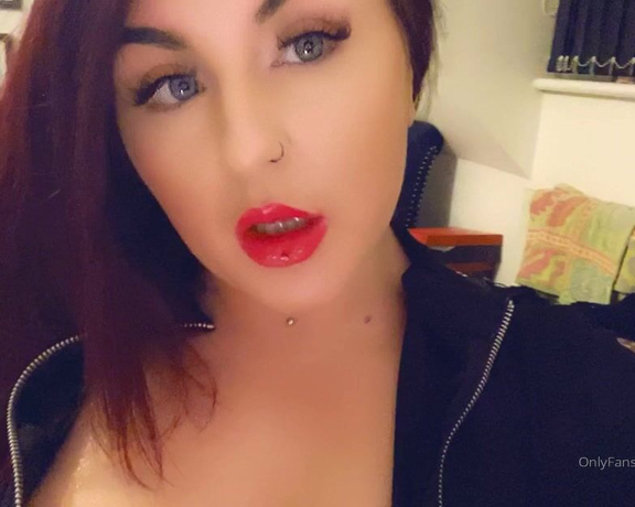 GODDESS TAYLOR aka Taylorhearts_xx OnlyFans - 5dffb3b049c887fc7aaea