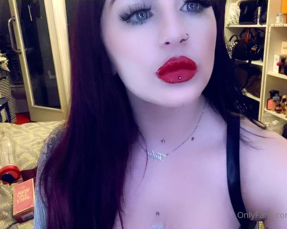 GODDESS TAYLOR aka Taylorhearts_xx OnlyFans - You’re falling deeper, harder, and there’s no stopping