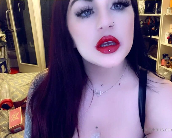 GODDESS TAYLOR aka Taylorhearts_xx OnlyFans - You’re falling deeper, harder, and there’s no stopping