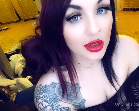 GODDESS TAYLOR aka Taylorhearts_xx OnlyFans - This is about Goddess