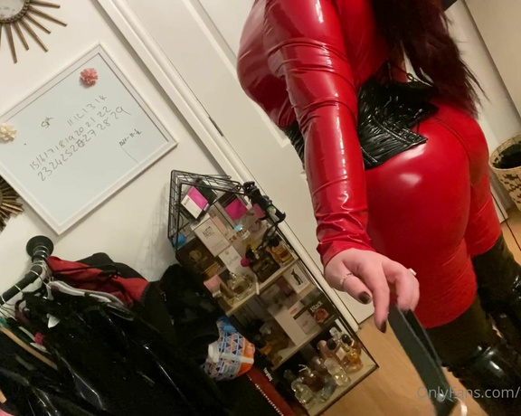 GODDESS TAYLOR aka Taylorhearts_xx OnlyFans - You want to be a weak obedient dog for goddess 8 mins of pet play