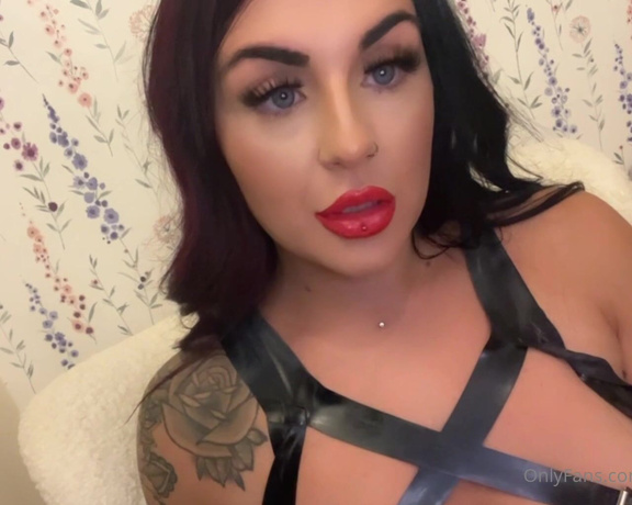 GODDESS TAYLOR aka Taylorhearts_xx OnlyFans - A little taste of how you’d be serving me ( 10 mins )