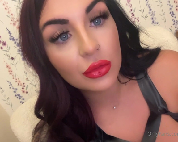 GODDESS TAYLOR aka Taylorhearts_xx OnlyFans - A little taste of how you’d be serving me ( 10 mins )