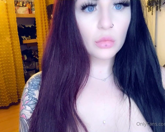 GODDESS TAYLOR aka Taylorhearts_xx OnlyFans - Love these lips Pay for their next top up!!! Tip this clip’