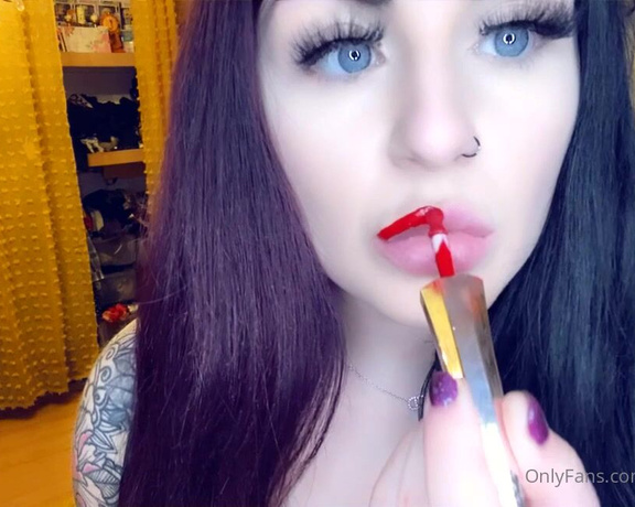 GODDESS TAYLOR aka Taylorhearts_xx OnlyFans - Love these lips Pay for their next top up!!! Tip this clip’