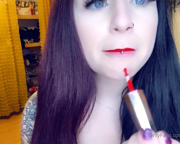 GODDESS TAYLOR aka Taylorhearts_xx OnlyFans - Love these lips Pay for their next top up!!! Tip this clip’