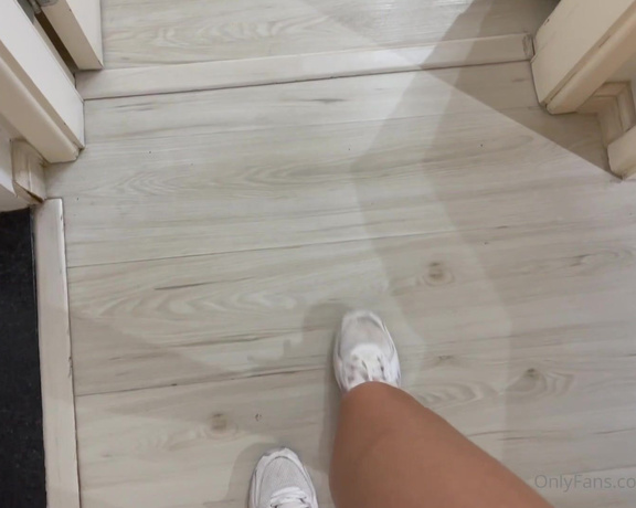 Goddess Grazi aka Producer_gg OnlyFans - Paulinha doing Footjob with sweaty feet, after wearing sneakers all day Paulinha had a busy day, she