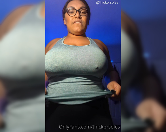 Thickpuertoricansoles aka Thickprsoles OnlyFans - Suck my nipples